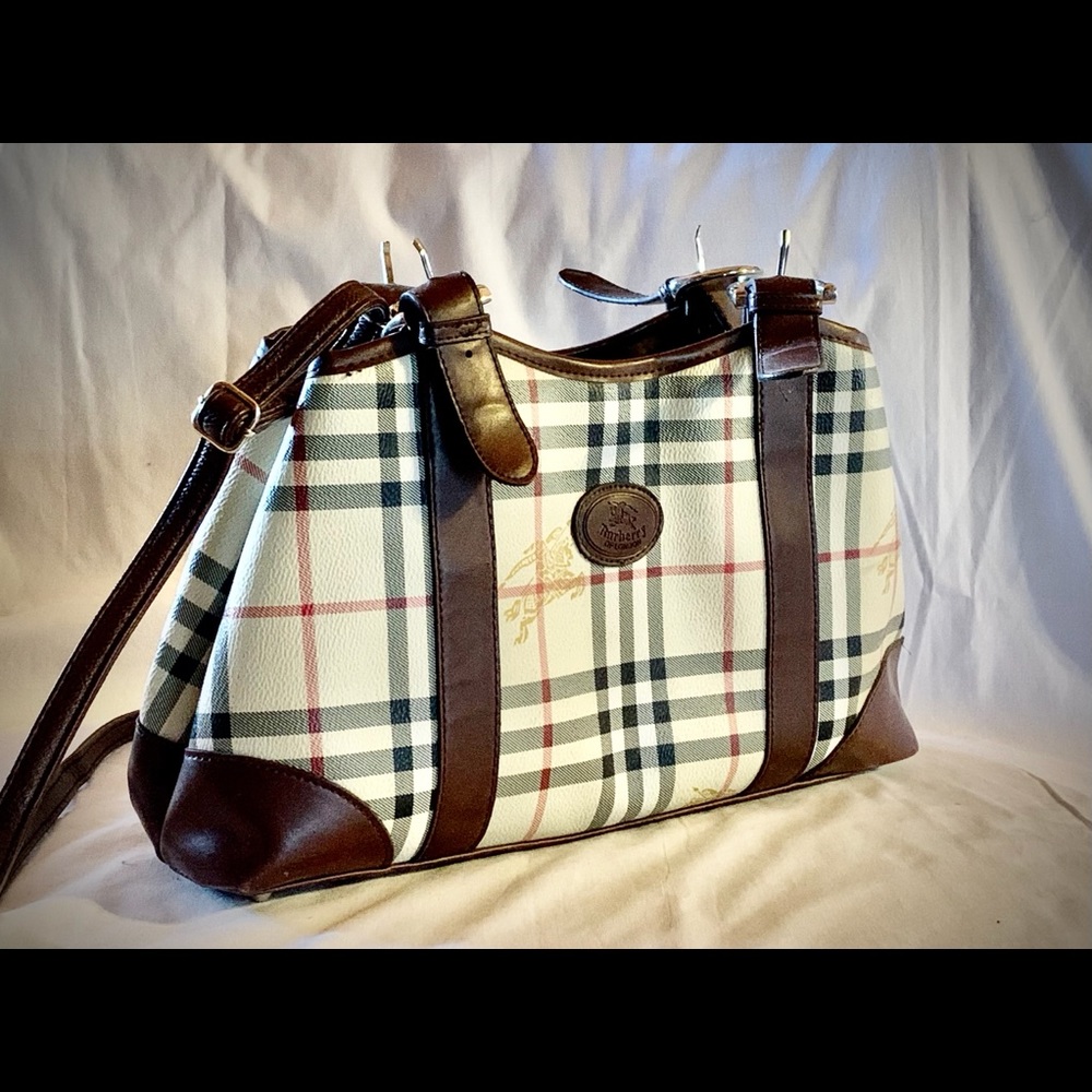 Burberry of London versatile purse
